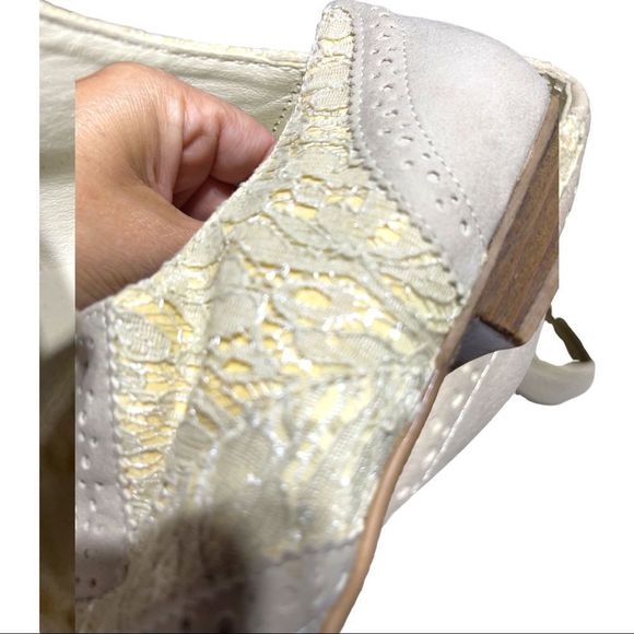 Vintage Not Rated Cream Lace &Suede Wingtips Size 7 EUC boho chic - Picture 3 of 12